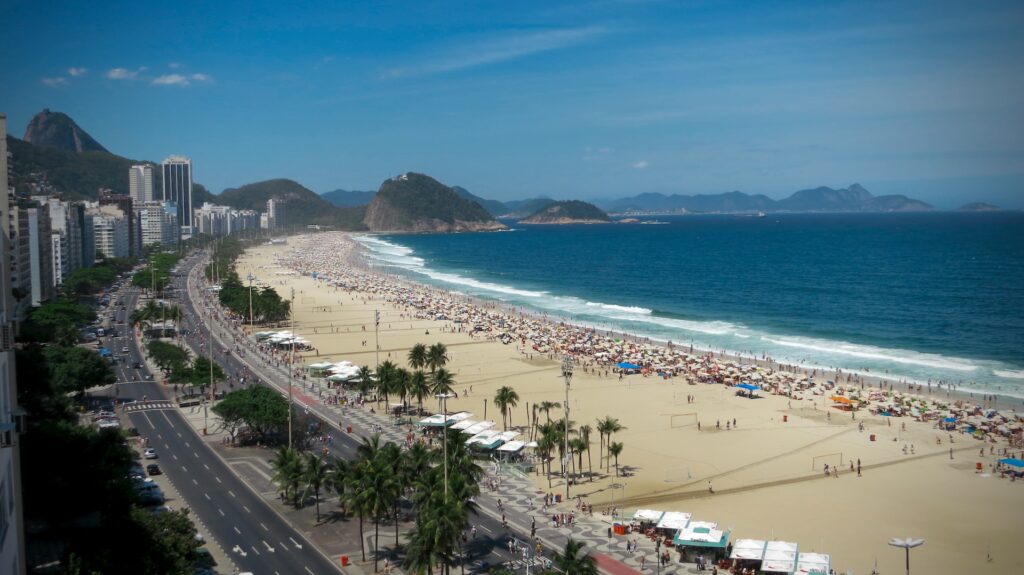 brasil-rio-de-janeiro-playa-de-copacabana