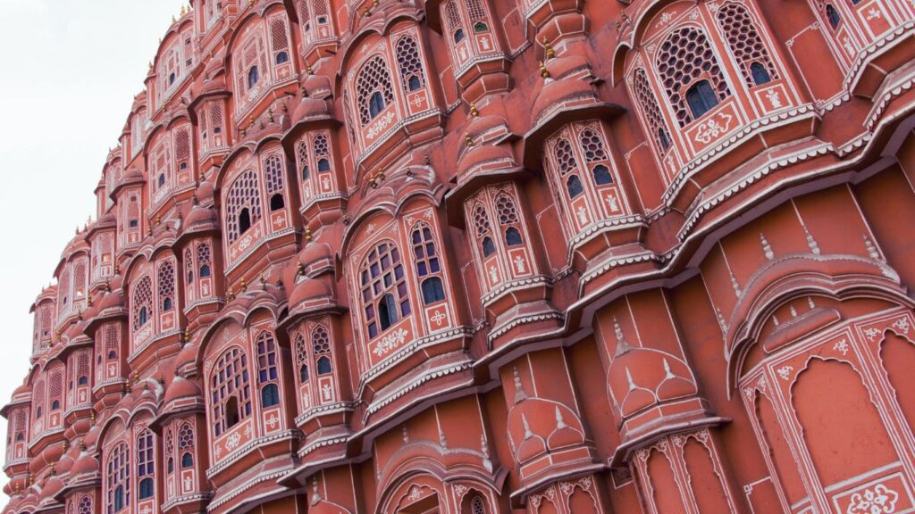 viajes-a-la-india-en-grupo-2025-jaipur-palacio-de-los-vientos