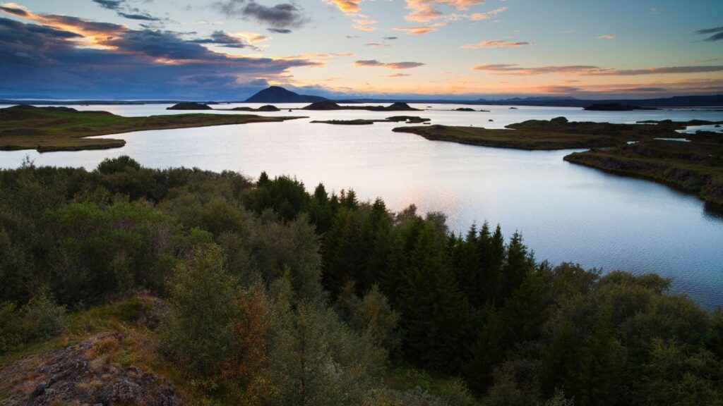 viajes-para-singles-islandia-lago-myvatn